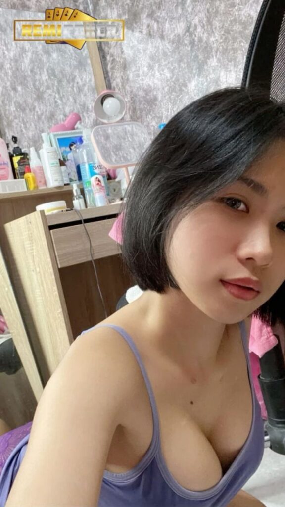 Video Viral Terbaru Top Trending 2024 wiwik istri orang sampai berkeringat