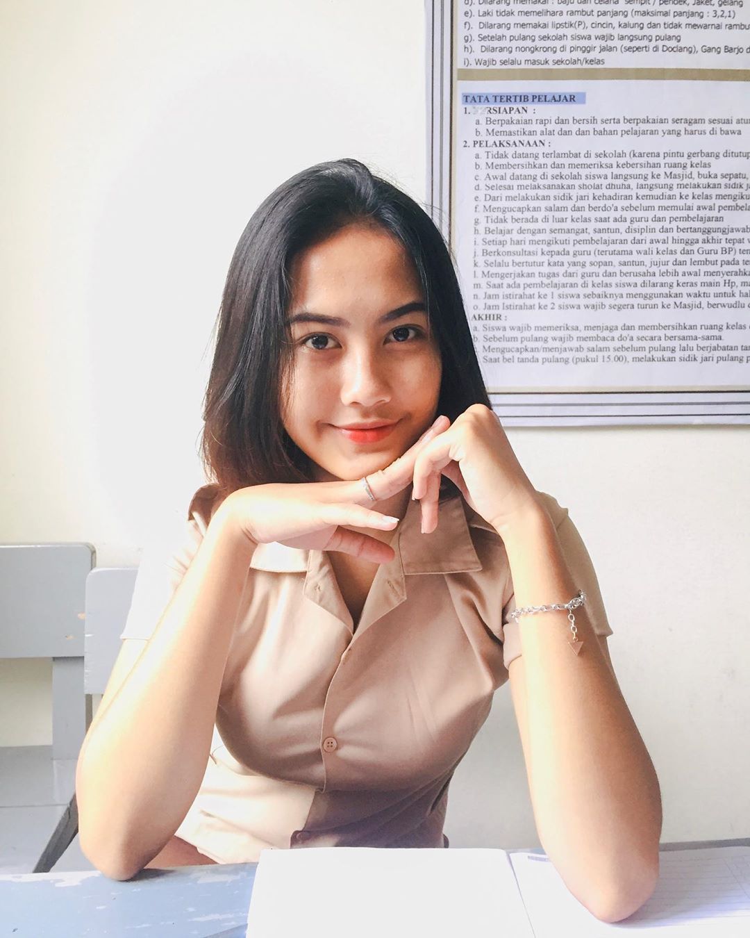 Super Funny Indo Smp Viral Hijab Jejak Langkah Kita Di Pasir Pantai Senja