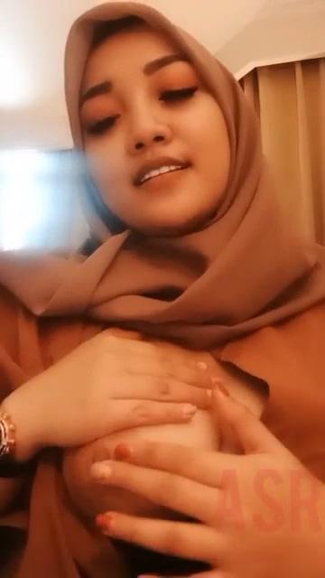 Abg Jilbab Viral 2026 Buguru Hijab Ganjing di Mobil Gurih Nyoi Top Indonesia 2026 Rare Viral Indo Abg Trending